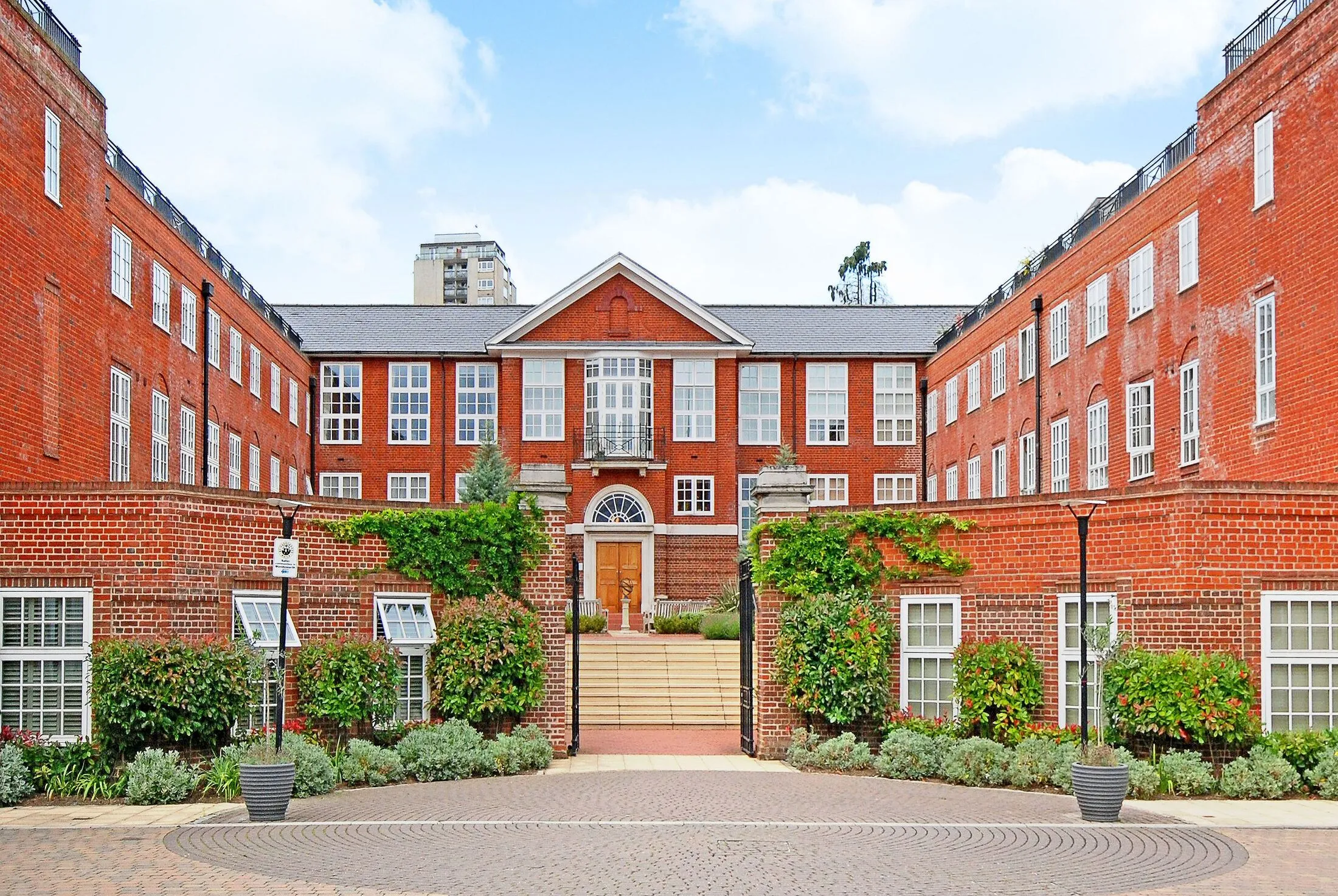 Flat Arcadian Place in Greater London