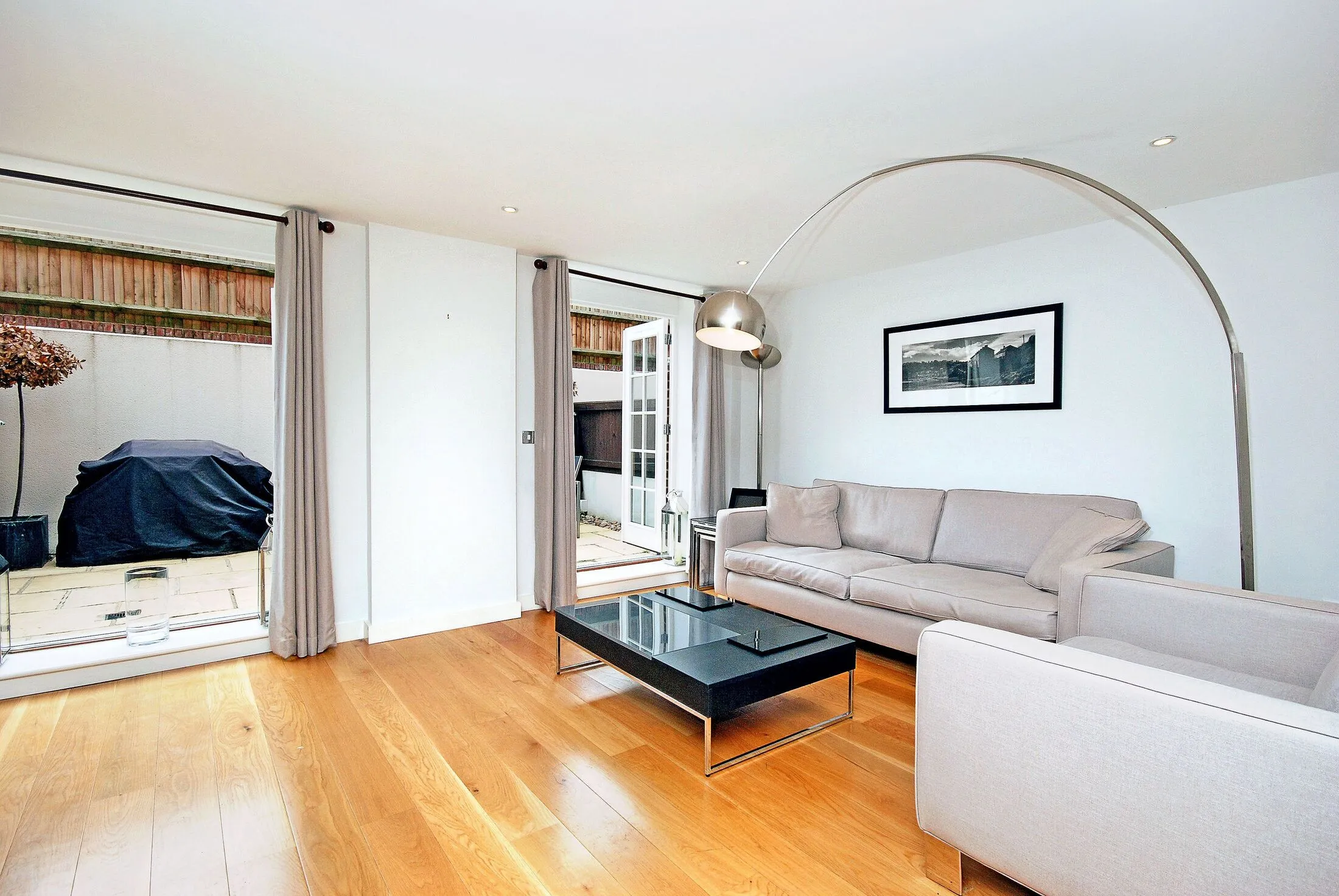 Flat Arcadian Place in Greater London
