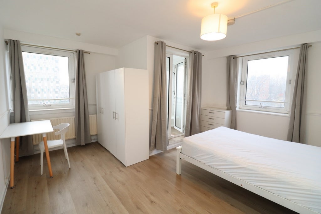 Room Globe Road in Greater London