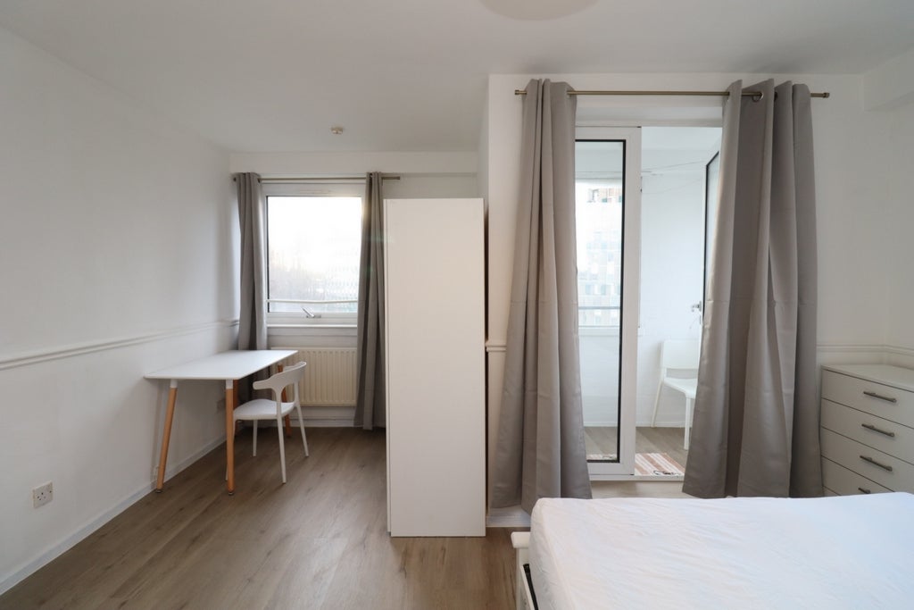 Room Globe Road in Greater London
