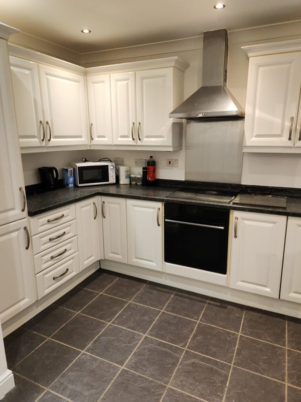 Room Rowood Drive in Metropolitan Borough of Solihull