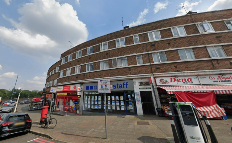Flat Ashbourne Parade in Greater London