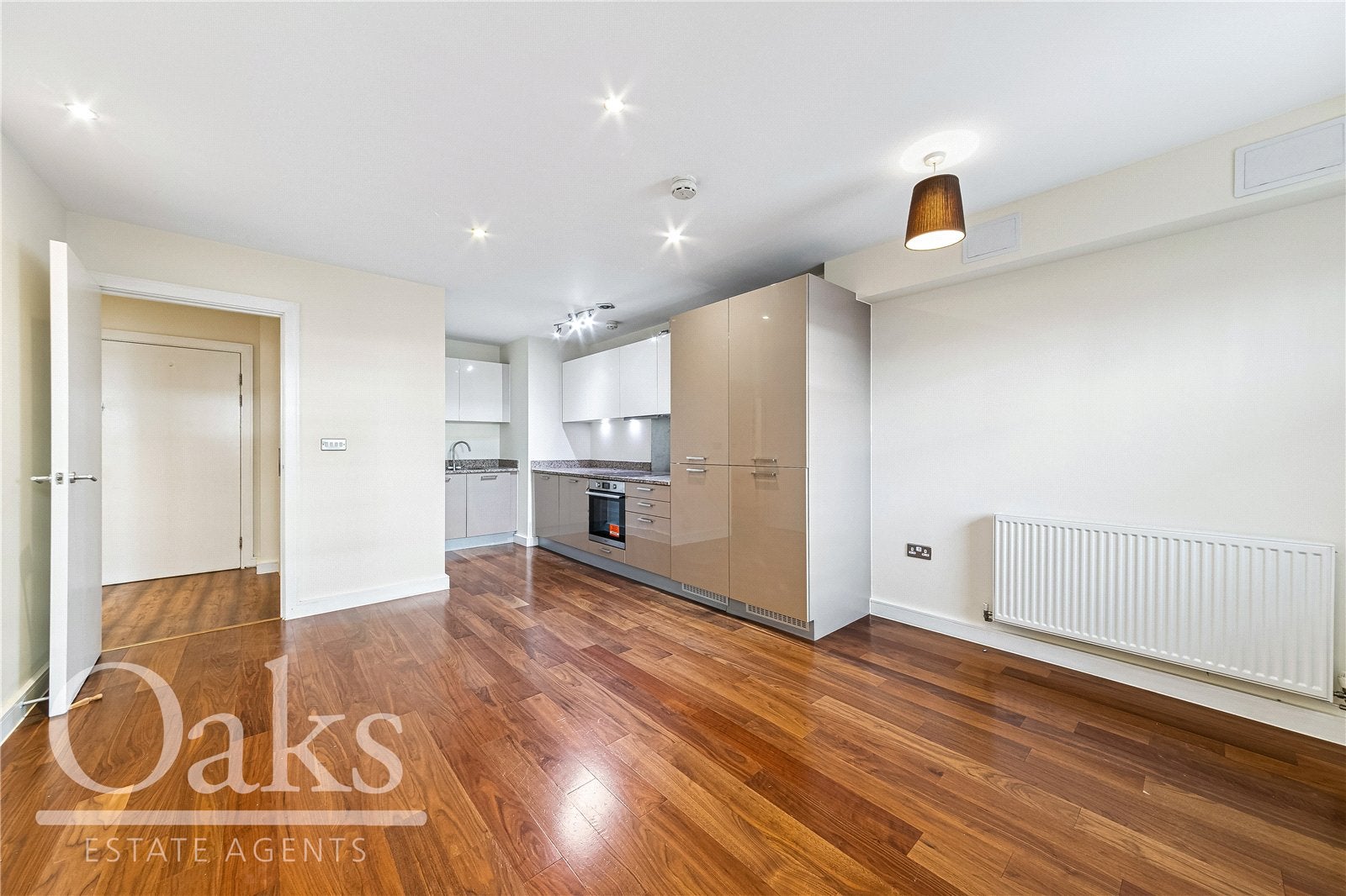 Flat Edridge Road in Greater London