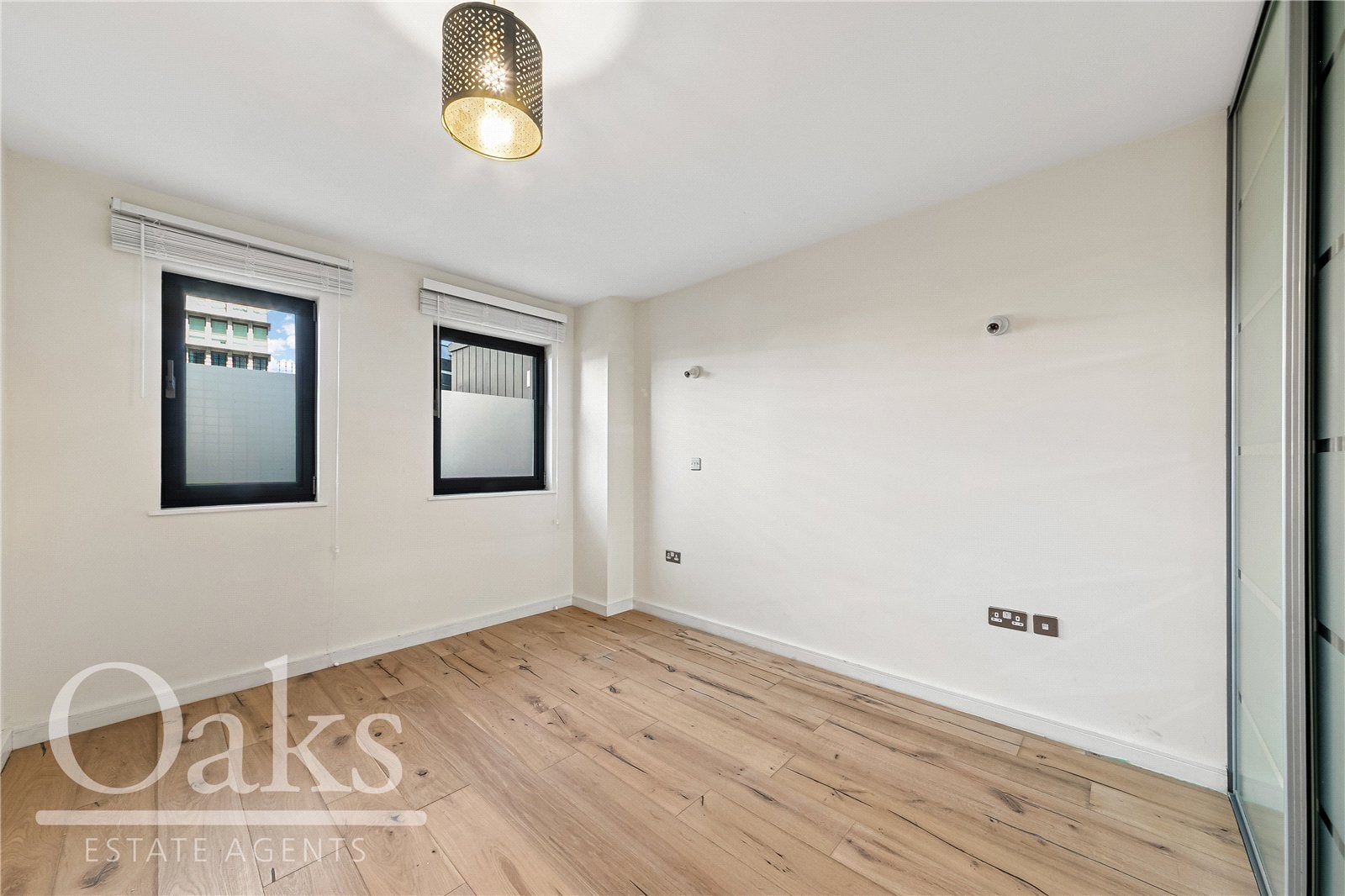 Flat Edridge Road in Greater London