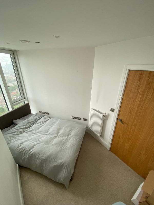 Room High Street in Greater London