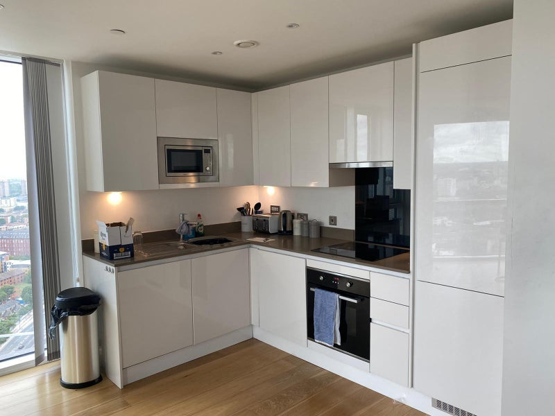 Room High Street in Greater London