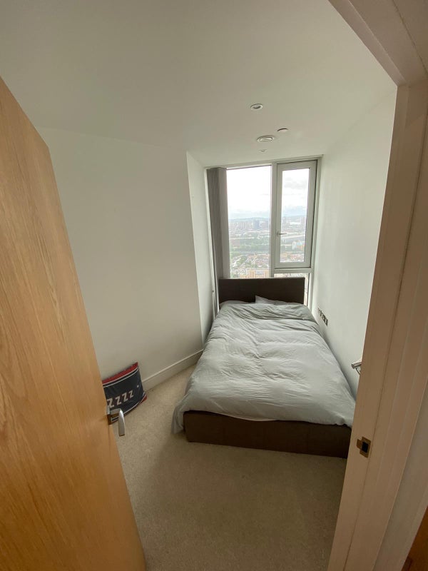 Room High Street in Greater London