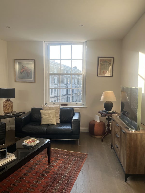 Room Fulham Road in Greater London