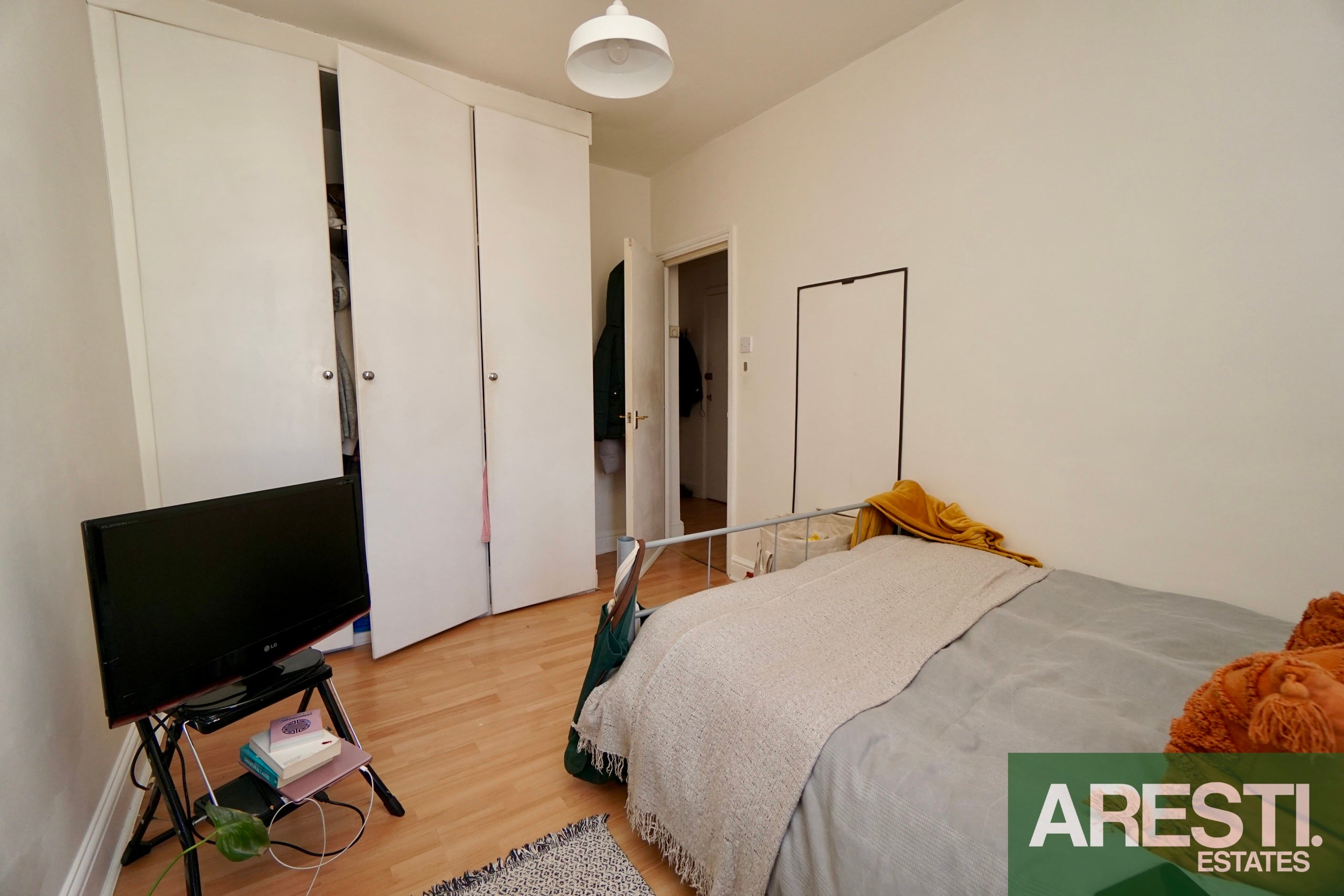 Flat Seven Sisters Road in Greater London