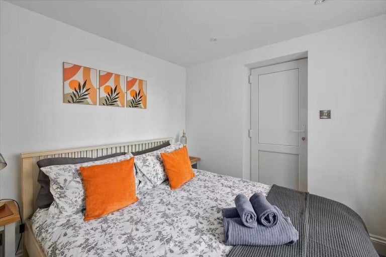 Room Charles Street in Plymouth