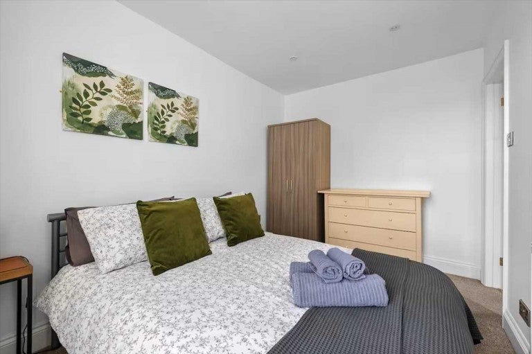 Room Charles Street in Plymouth
