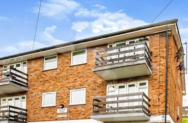 Flat Carisbrooke Avenue in High Wycombe