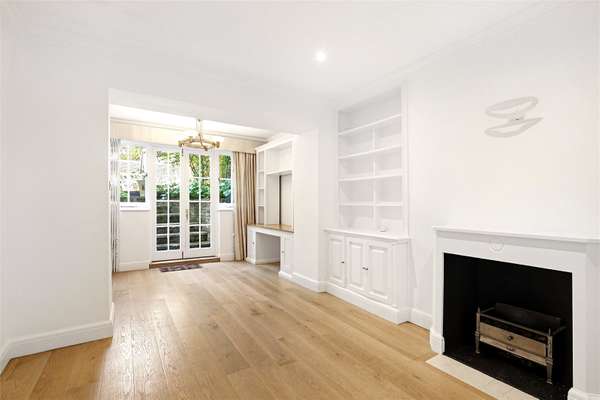 House Cathcart Road in Greater London
