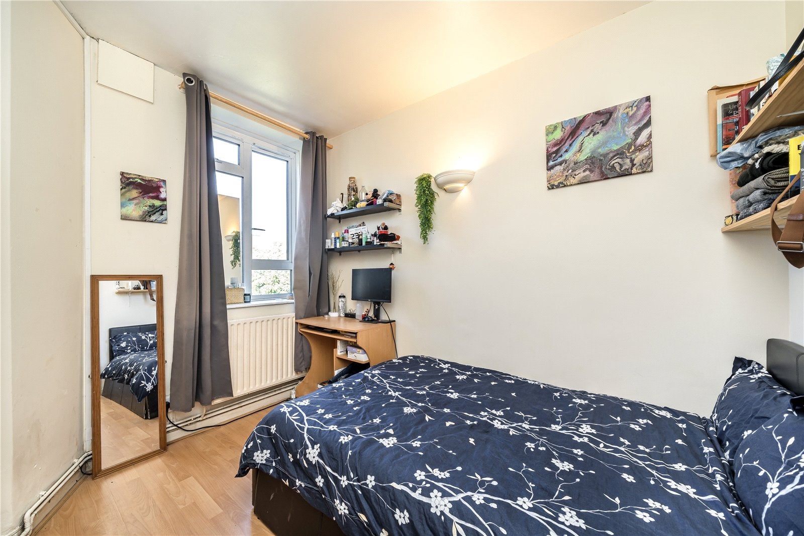 Flat Tyers Terrace in Greater London