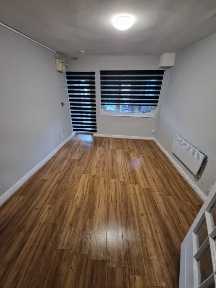 Flat Garth Road in Greater London
