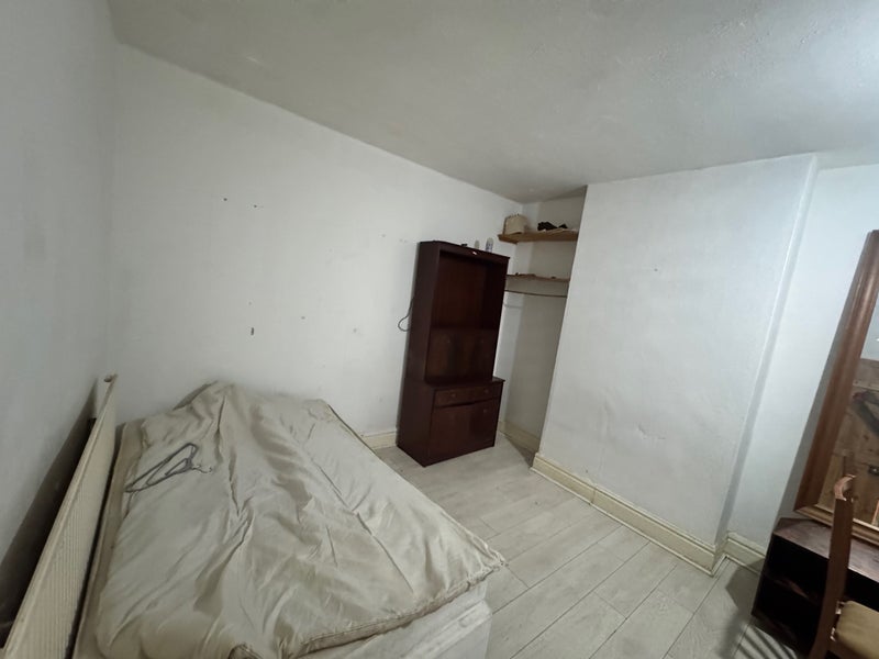 Room Lavender Road in Leicester