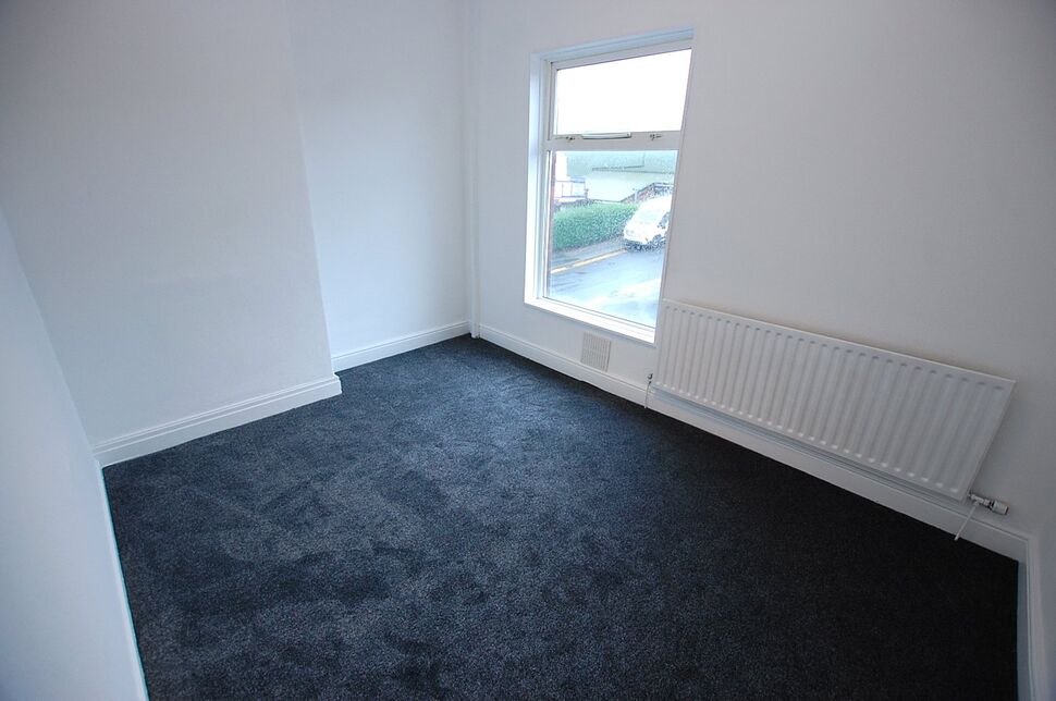 Flat Cowhill Lane in Tameside