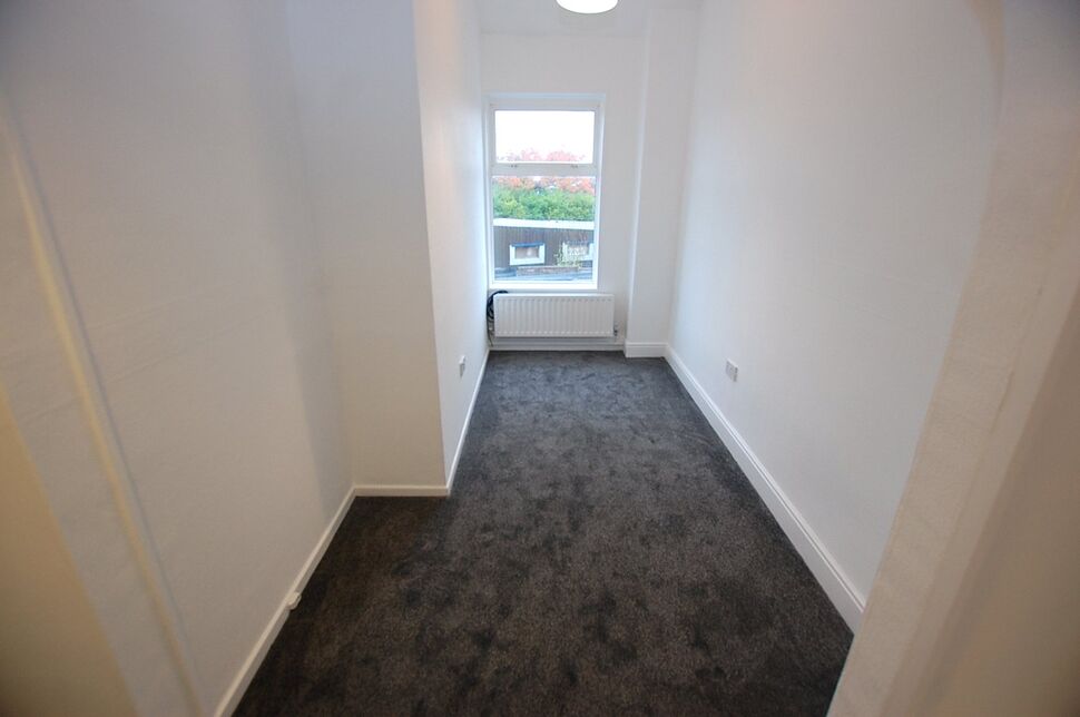 Flat Cowhill Lane in Tameside