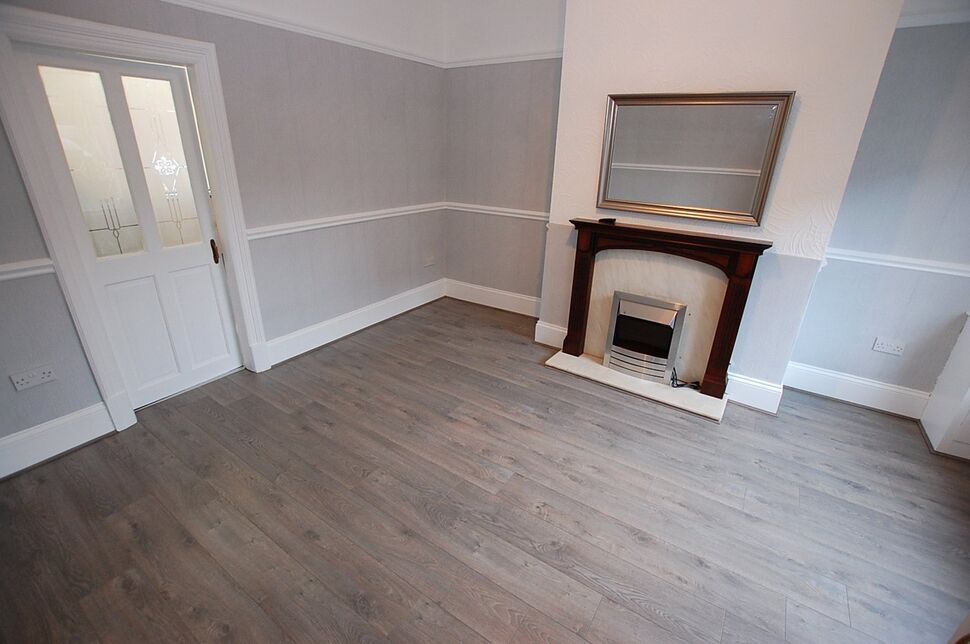Flat Cowhill Lane in Tameside