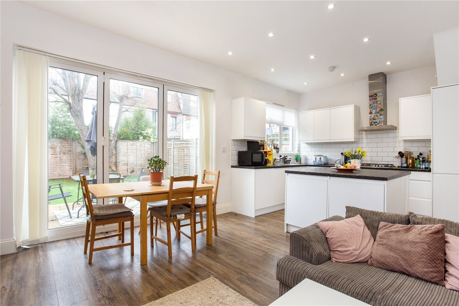 Flat Sudbourne Road in Greater London