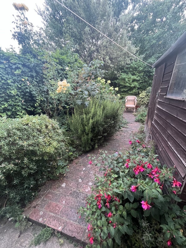Flat Haroldstone Road in Greater London