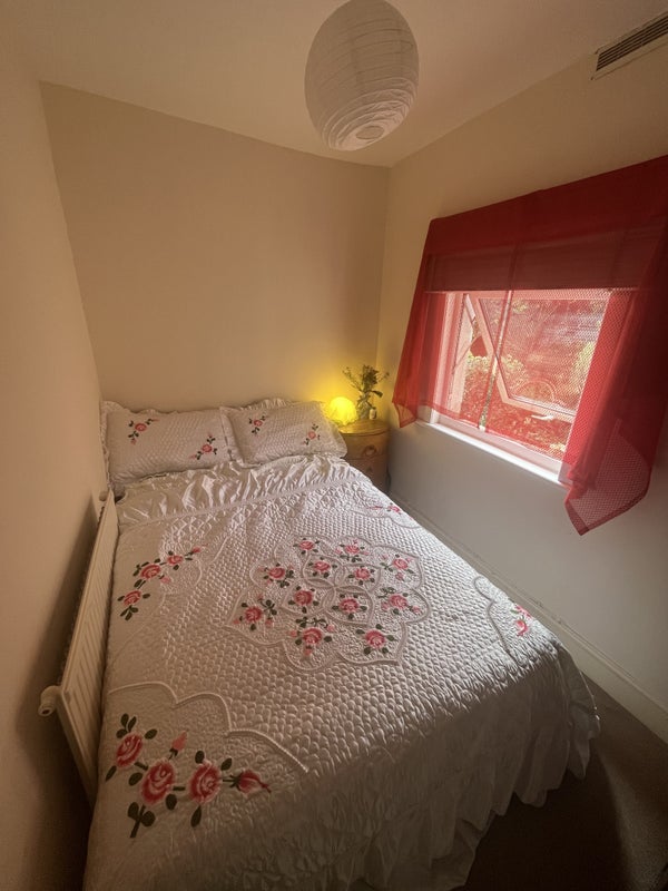 Flat Haroldstone Road in Greater London