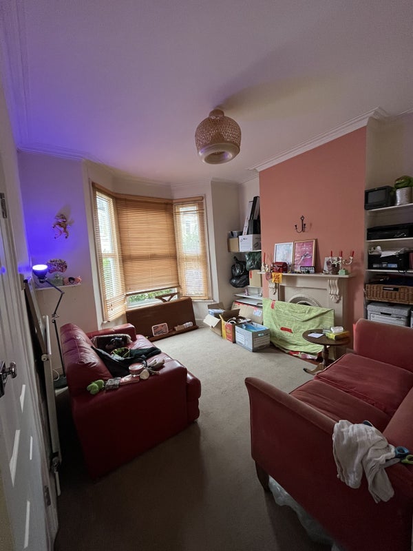Flat Haroldstone Road in Greater London