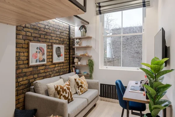 Flat Marloes Road in London