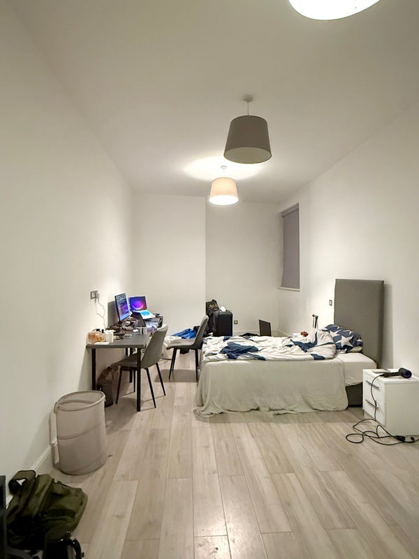 Room Kensington High Street in Greater London