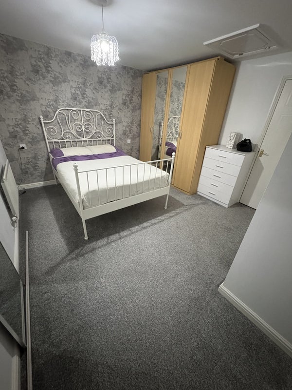 Room Viaduct Close in Rugby