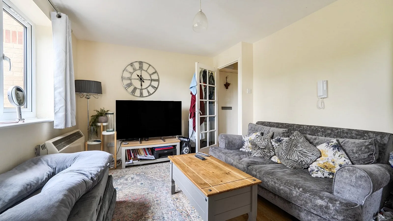 Flat Waddington Close in Greater London