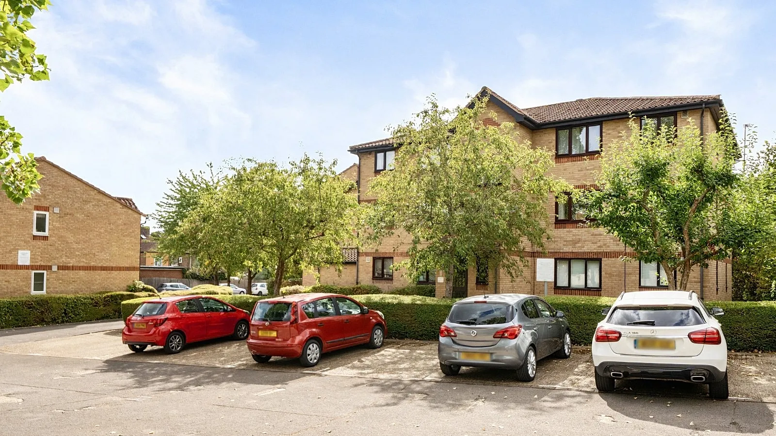 Flat Waddington Close in Greater London