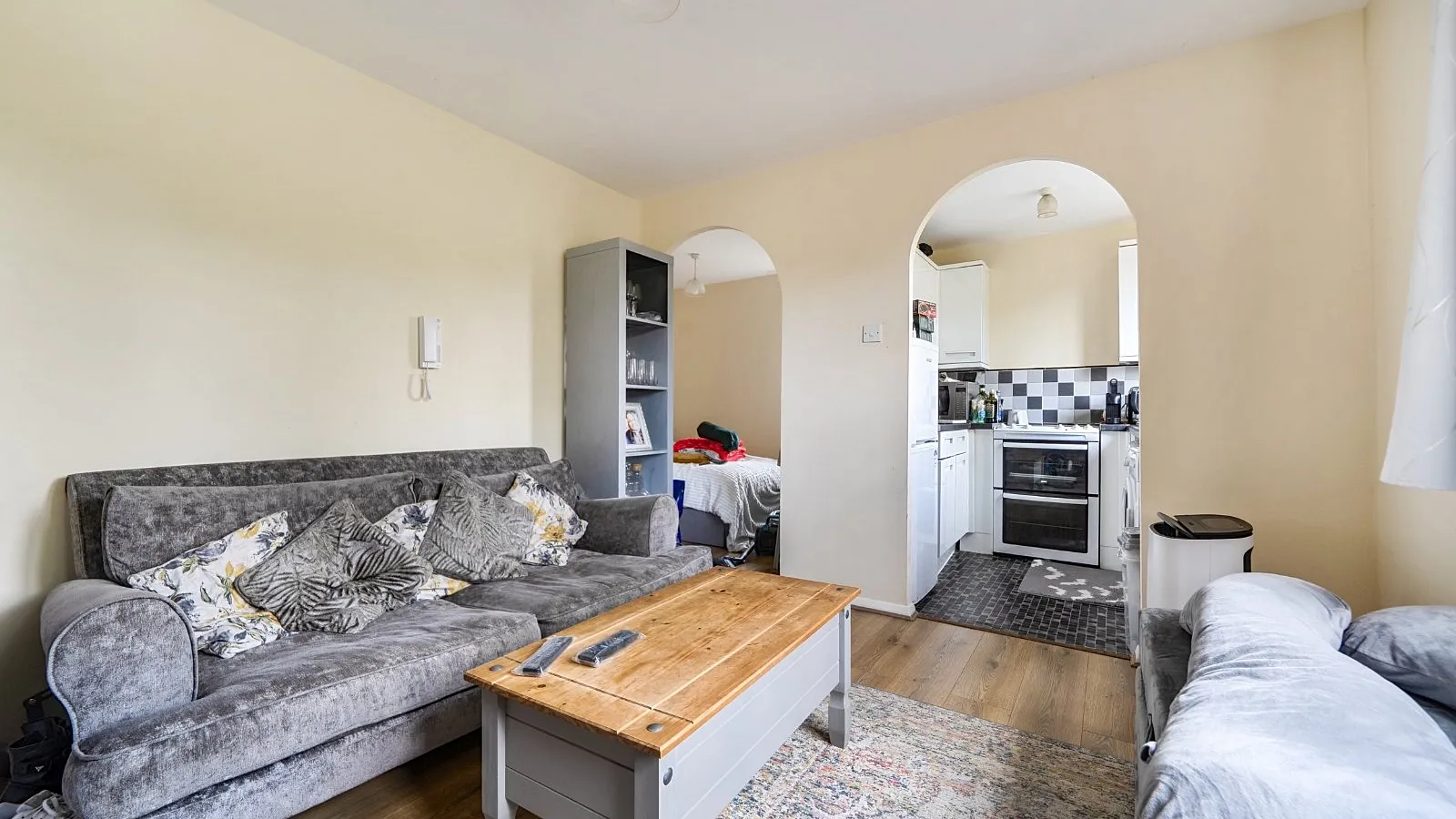 Flat Waddington Close in Greater London