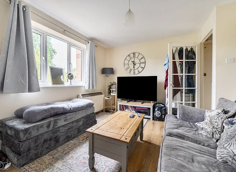 Flat Waddington Close in Greater London