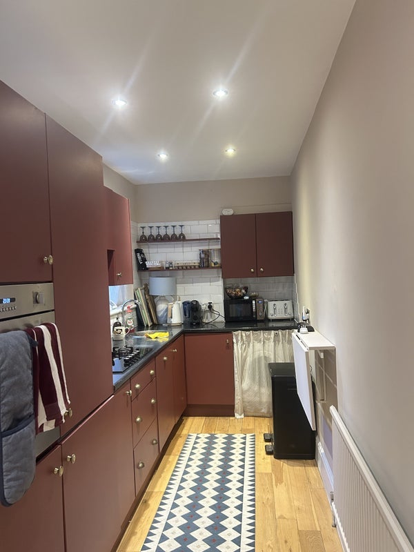 Room Gauden Road in Greater London