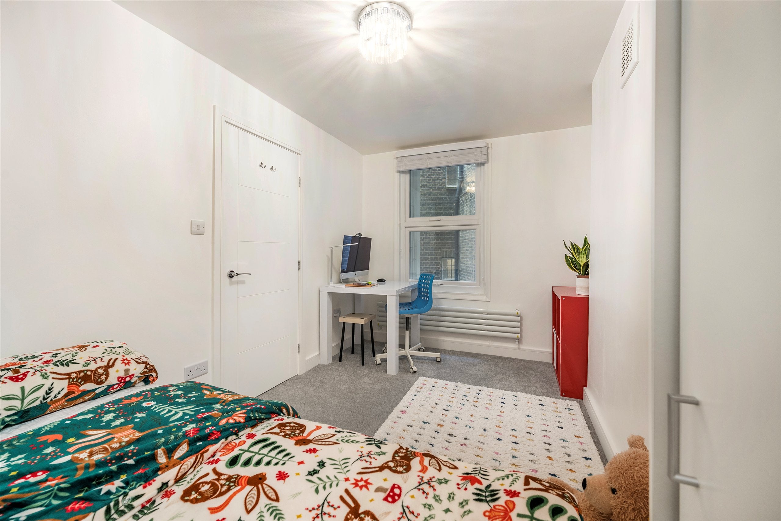 Flat Warwick Way in City of Westminster