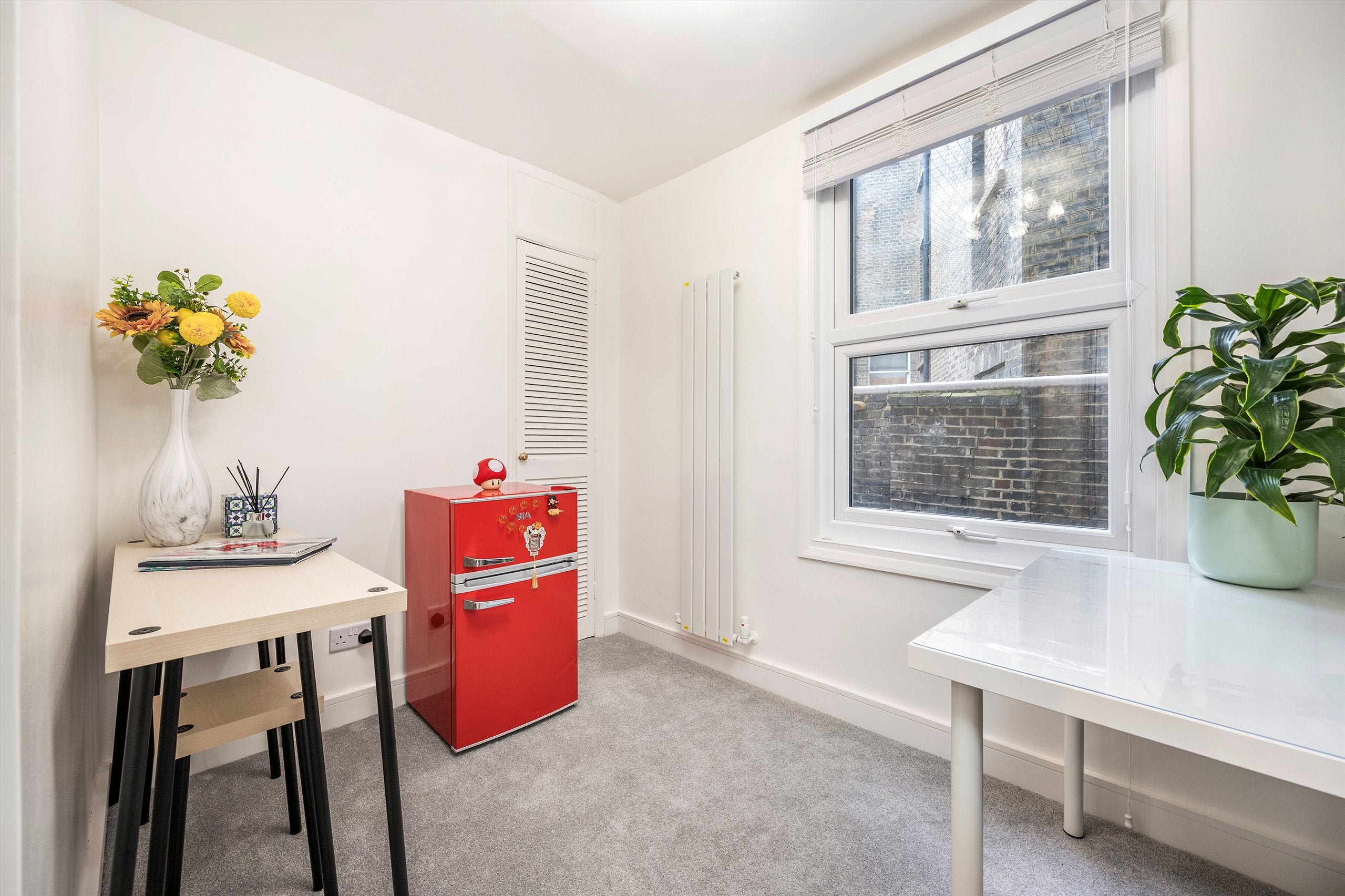 Flat Warwick Way in City of Westminster