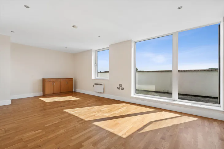 Flat Drayton Park in Greater London