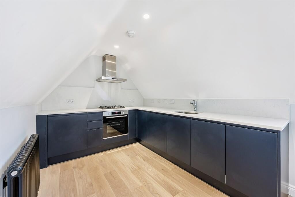 Room Uxbridge Road in Greater London
