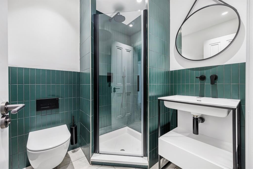 Room Uxbridge Road in Greater London