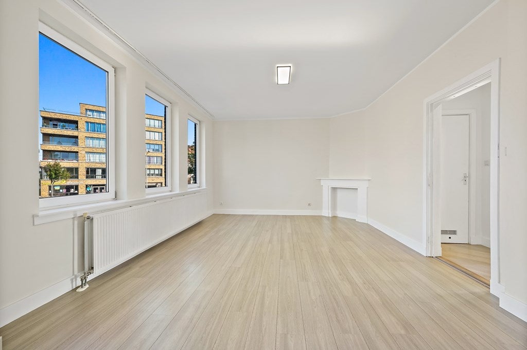 Appartement Tienhovenselaan 4 in Den Haag