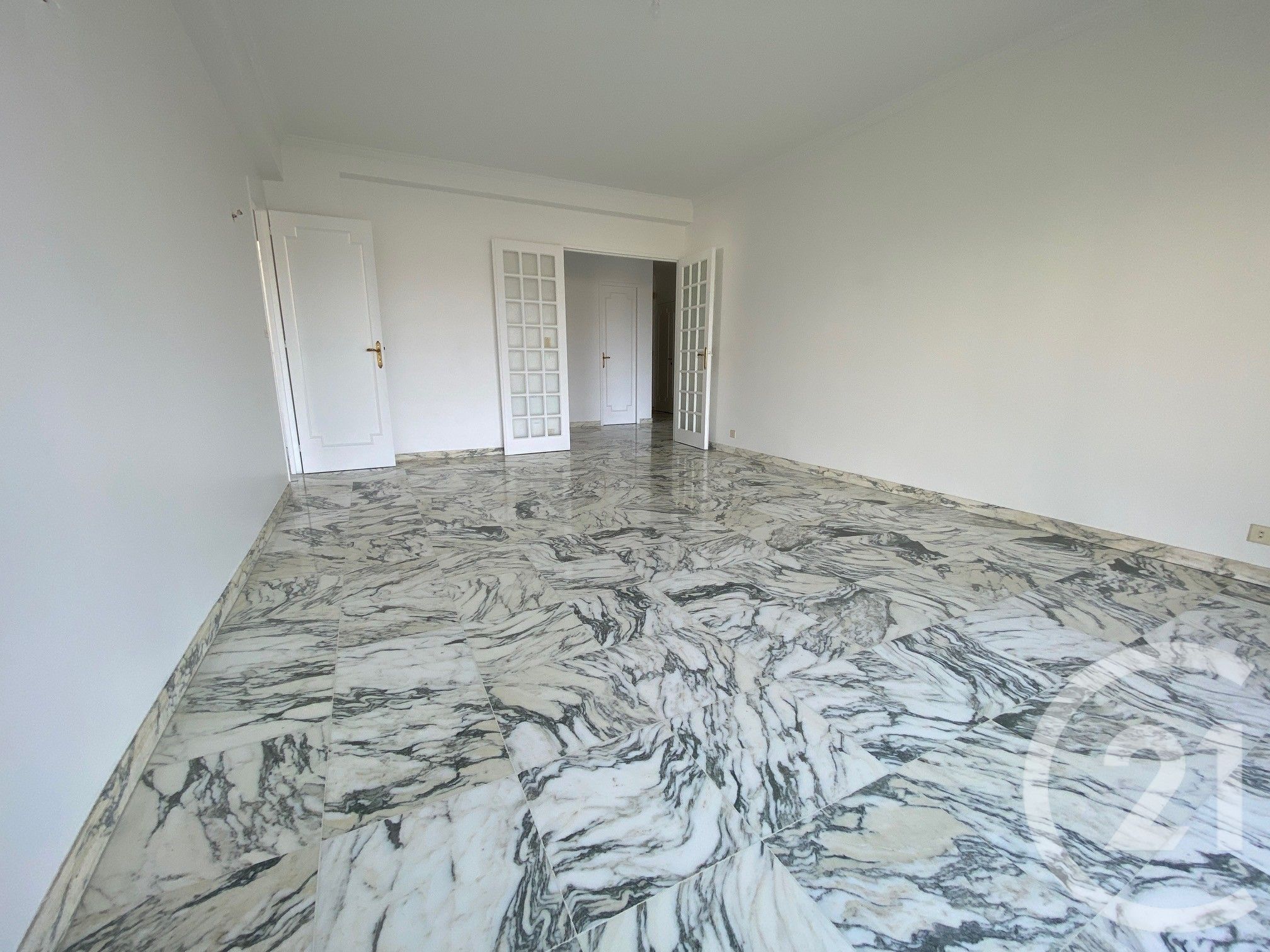 Flat Avenue Caravadossi in Nice