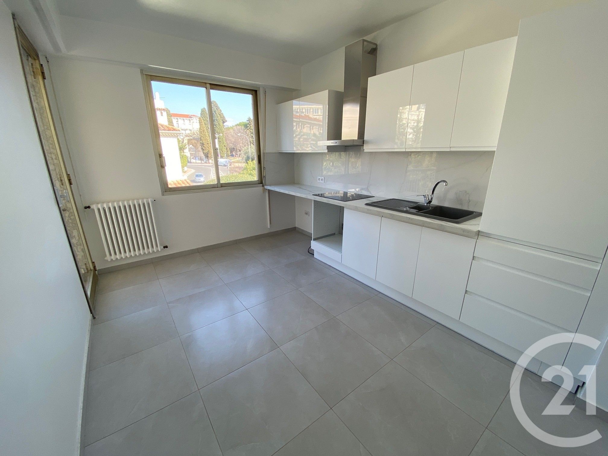 Flat Avenue Caravadossi in Nice