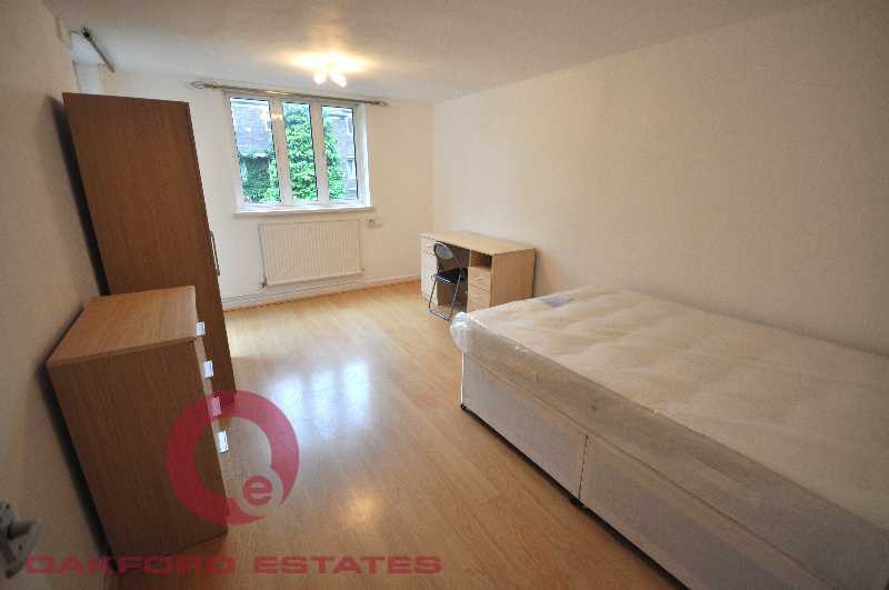 Flat Coopers Lane in Greater London