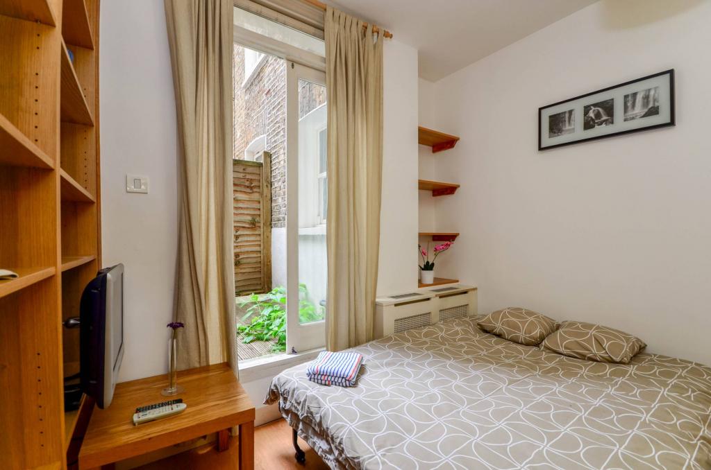 Flat Fairholme Road in Greater London