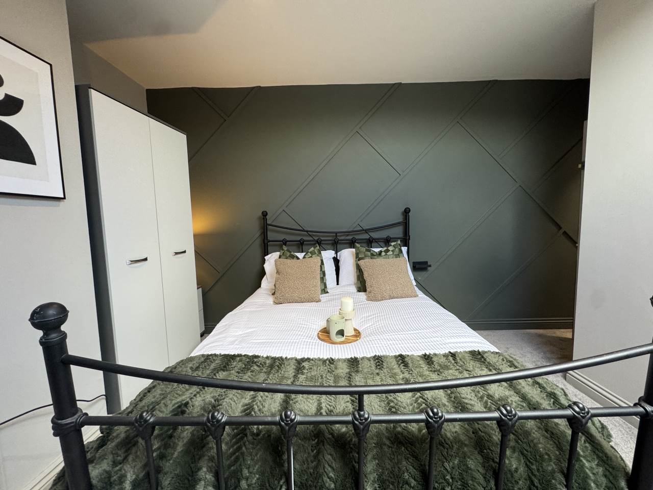 Room Cross Quarry Street in Leeds
