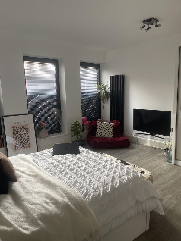 Room Vine Court in Greater London