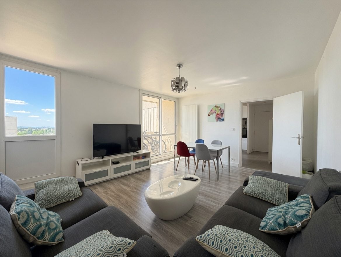 Room Résidence Les Nouveaux Horizons in Élancourt