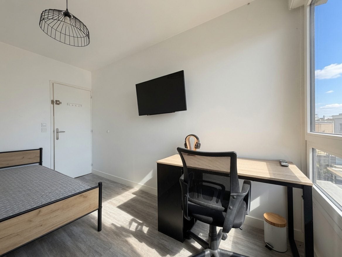 Room Résidence Les Nouveaux Horizons in Élancourt