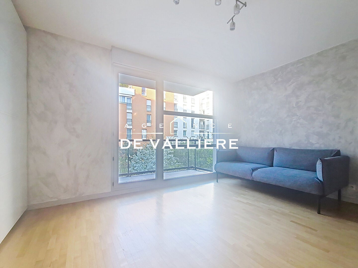 Flat Esplanade Charles de Gaulle in Nanterre
